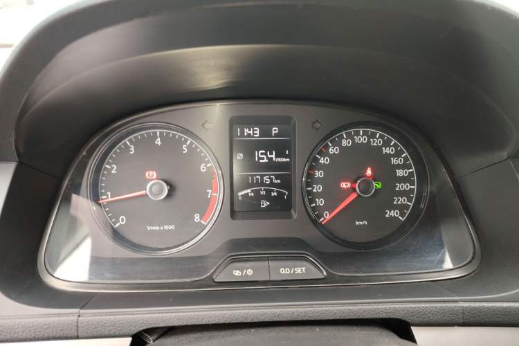 Used Volkswagen Gran Lavida 2013 1.6L Automatic Fashion Model
