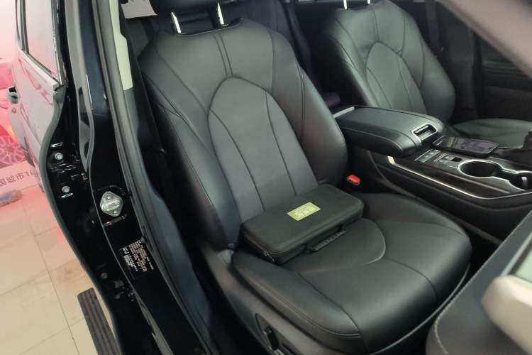 Used Toyota Highlander 2024 2.5L Smart Electric Hybrid Dual-Engine Four-Wheel Drive Prestige Version – 7 Seats
