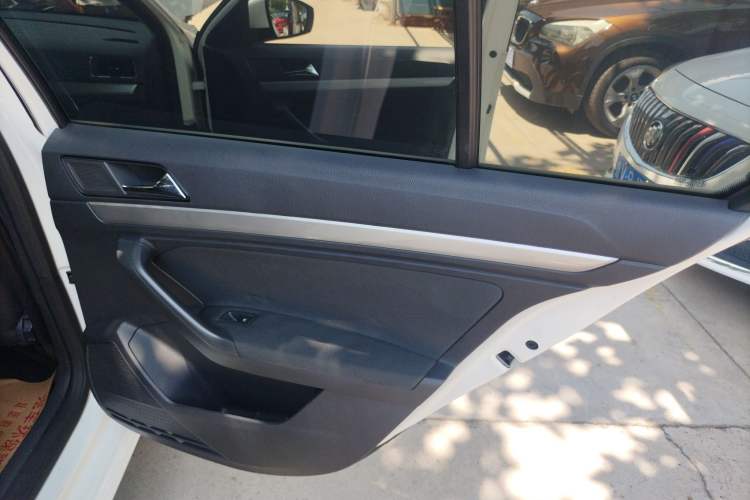 Used Volkswagen Lavida 2017 1.6L Automatic Fashion Edition