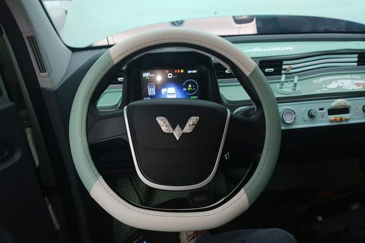 Used Wuling Hongguang MINIEV 2021 Macaron Fashion Model Lithium Iron Phosphate
