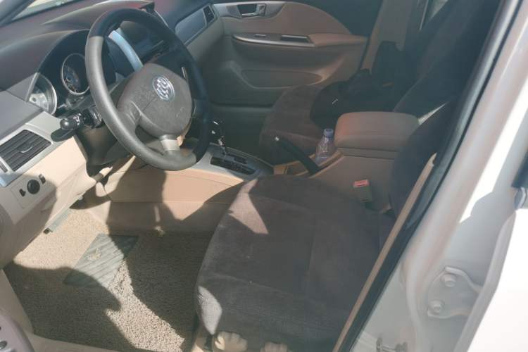 Used Buick Excelle 2013 1.5L Automatic Classic Model
