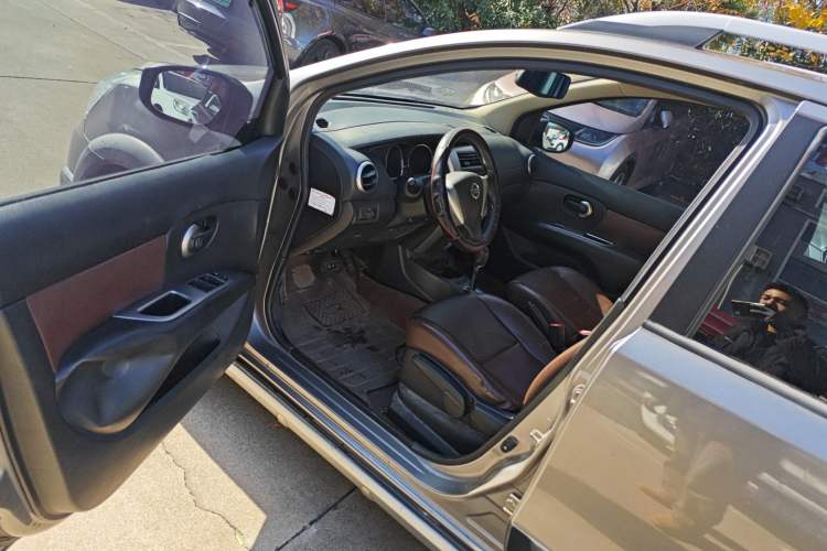 Used Nissan Livina 2015 Jinrui 1.6XV CVT Cool Cafe Edition
