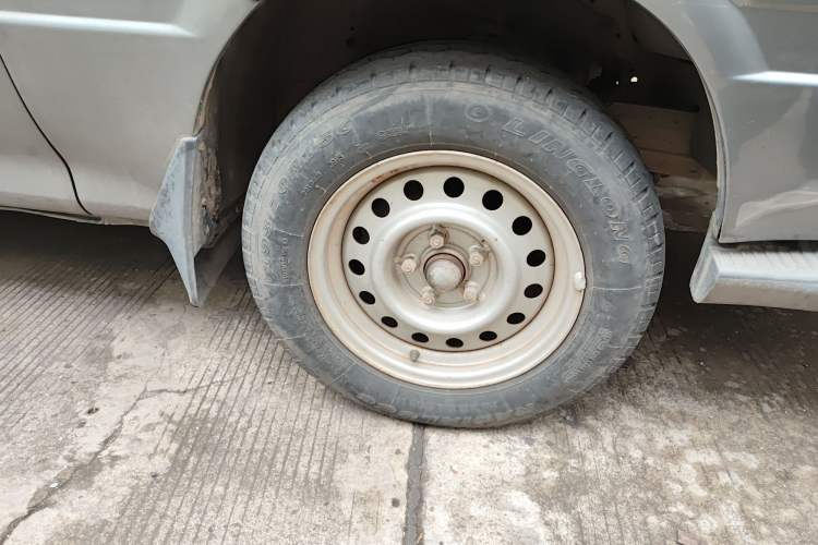 Used King Long Golden Way 2015 2.0L Entrepreneurial Version V19