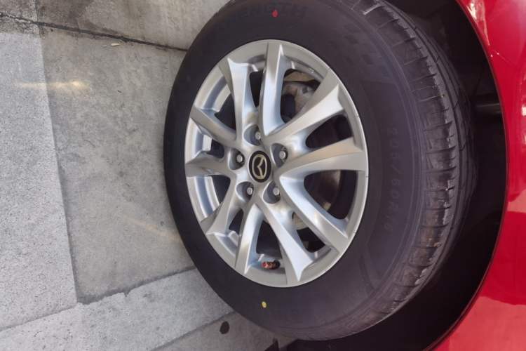 Used Mazda Mazda 3 Axela 2016 Hatchback 1.5L Automatic Luxury Model