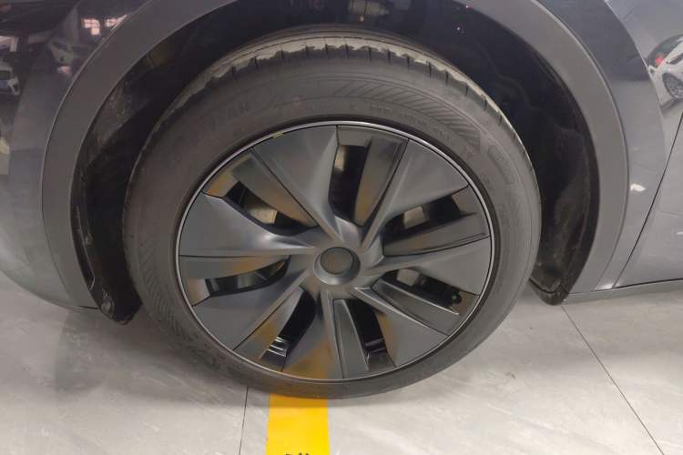 Used Tesla Model Y 2024 Rear-Wheel-Drive Version
