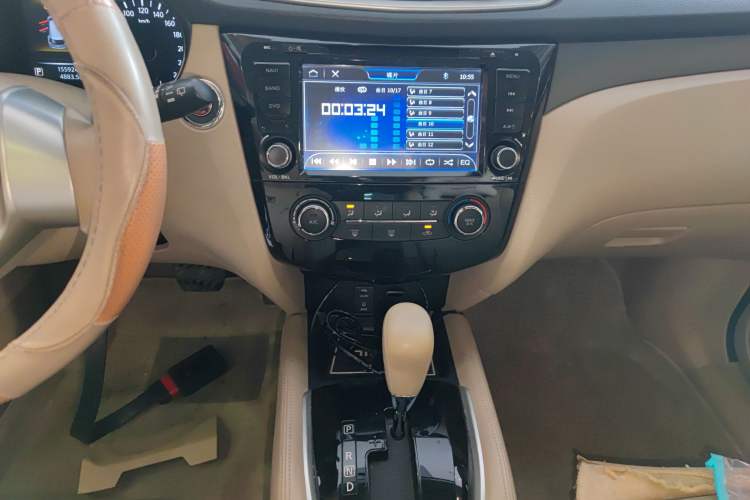 Used Nissan X-Trail 2014 2.0L CVT Fashion Edition 2WD
