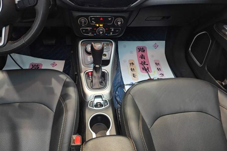 Used Jeep Compass 2017 200T Automatic Family Enjoyment Four-Wheel Drive Edition
