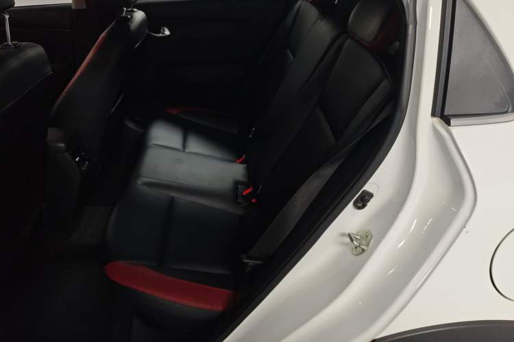 Used Kia KX Cross 2017 1.4L AT GLS