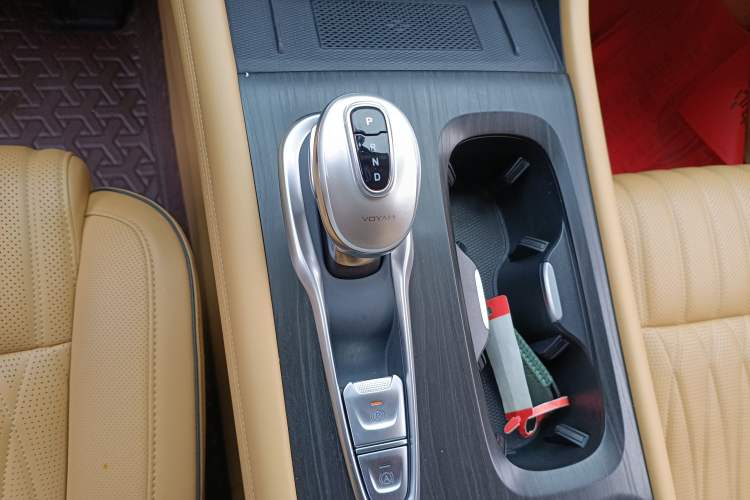 Used VOYAH Dream 2024 PHEV Ultra-Long Range Flagship Edition
