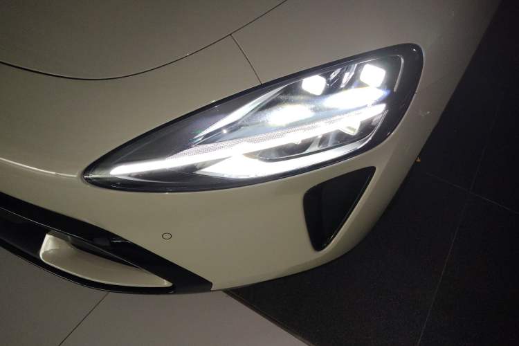 Used  SU7 2024 Rear-Drive Ultra-Long Range Advanced Pro-Level Intelligent Driving Version
