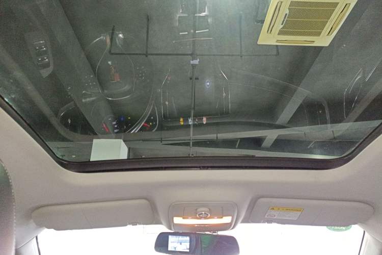 Used Roewe RX5 2016 20T Two-Wheel Drive Automatic Internet Smart Edition