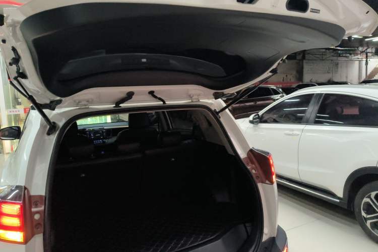 Used Toyota RAV4 2015 2.0L CVT Two-Wheel Drive Fashion Edition
