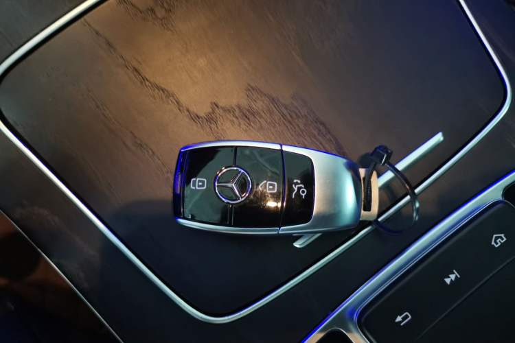 Used Mercedes-Benz E-Class 2020 Restyled E 300 L Sporty and Stylish Edition
