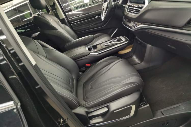 Used SAIC MAXUS G20 2021 Facelifted PLUS 2.0T Gasoline Automatic Luxury Edition
