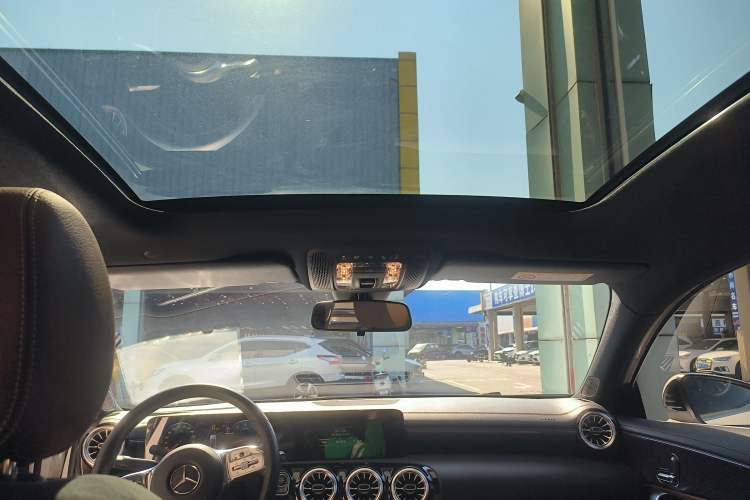 Used Mercedes-Benz A-Class 2022 Second Facelift A 200 L Sport Sedan Fashion Version
