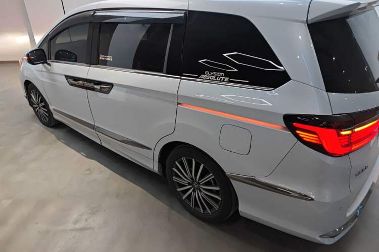 Used Honda Elysion 2024 2.0L eHEV Luxury Edition
