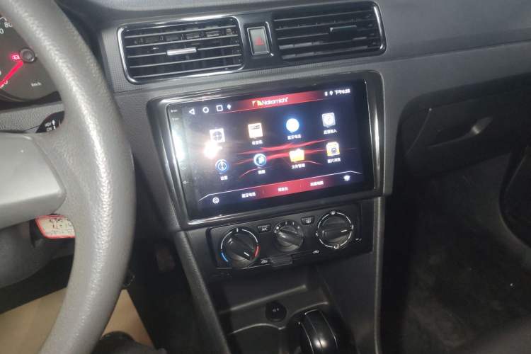 Used Volkswagen Santana 2015 1.6L Automatic Fashion Edition