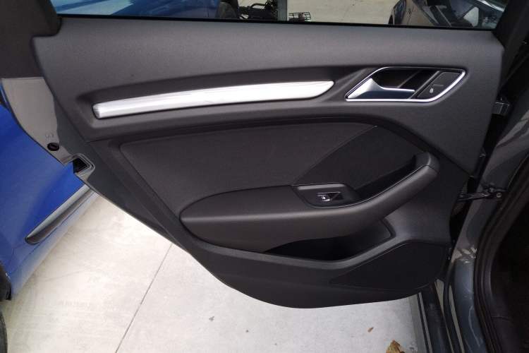 Used Audi A3 2019 Sportback 35 TFSI Sporty Version National V
