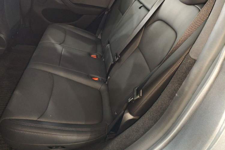 Used Tesla Model Y 2025 Rear-Wheel-Drive Version