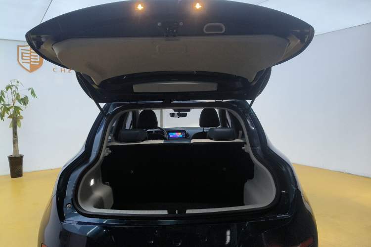 Used ORA Good Cat 2022 Morandi Edition 400km Standard Range Luxury Version Lithium-Ion Battery