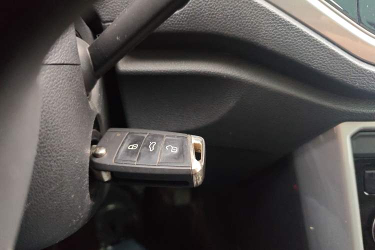 Used Volkswagen T-ROC 2018 280TSI DSG Two-Wheel Drive Advanced Version China V Emission Standard