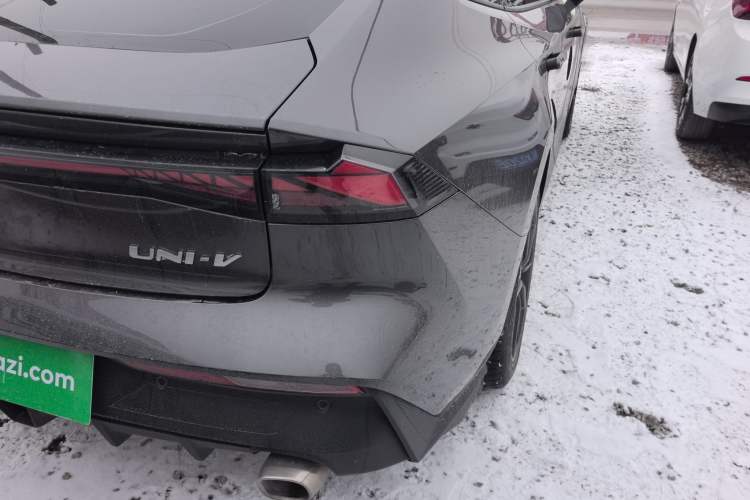 Used Changan UNI-V 2022 1.5T Prestige Version
