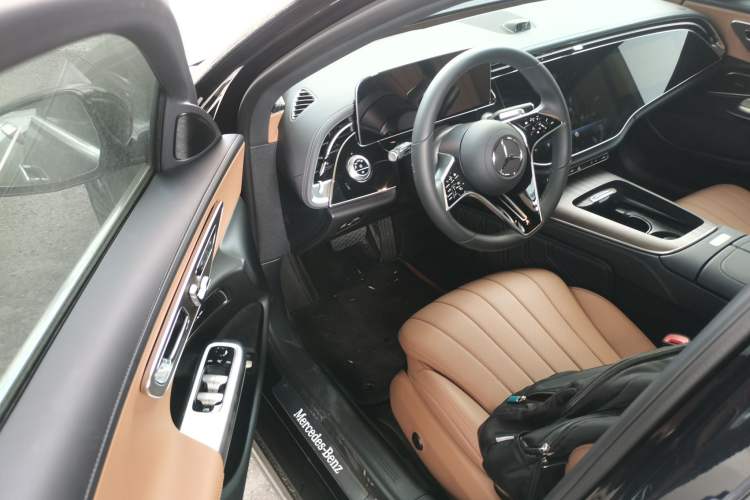 Used Mercedes-Benz E-Class New Energy 2024 E 350 e L Plug-in Hybrid Sedan
