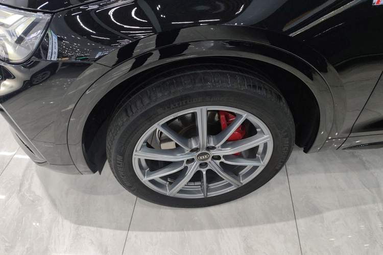 Used Audi Q5L 2022 40T Fashionable and Dynamic Model
