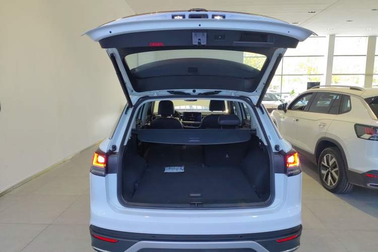 Used Volkswagen Tayron 2023 300TSI Two-Wheel-Drive Luxury Plus Advanced Edition
