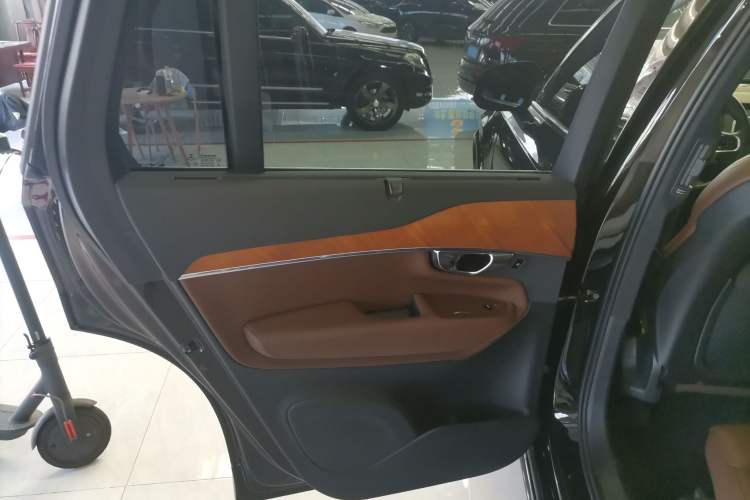 Used Volvo XC90 2020 Facelifted T6 Zhiyi Luxury 7-Seater
