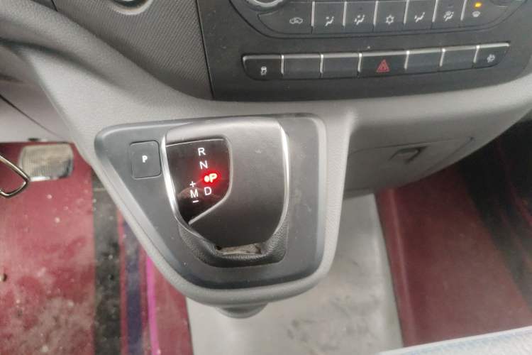 Used Foton Toano 2023 2.0T Automatic Urban Edition Short Wheelbase Mid-Height Rear Single Tire 3 Seats
