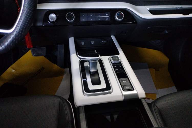 Used Hyundai ix35 2023 Musso 2.0L Deluxe Edition DLX
