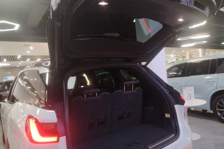 Used Nio ES8 2020 415 km Range 6-Seater Version