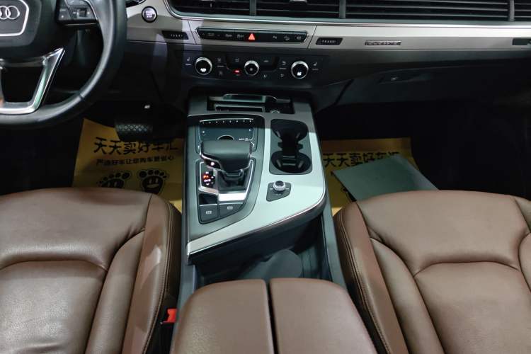 Used Audi Q7 2019 45 TFSI Comfort Model
