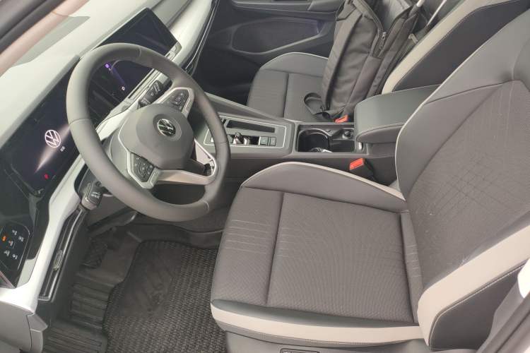 Used Volkswagen Golf 2024 280TSI DSG Pro 50th Anniversary Edition
