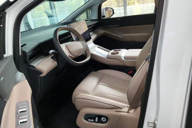 Used XPeng X9 2025 740 Ultra-Long Range Max
