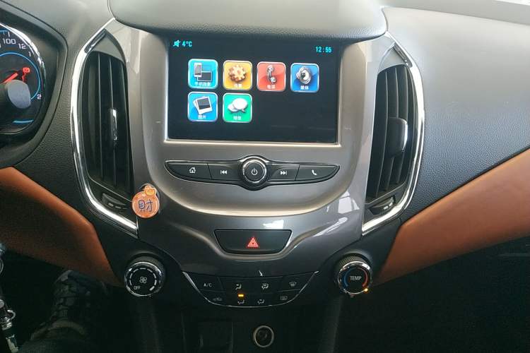 Used Chevrolet Cruze 2017 1.5L Automatic Pioneer Sunroof Edition