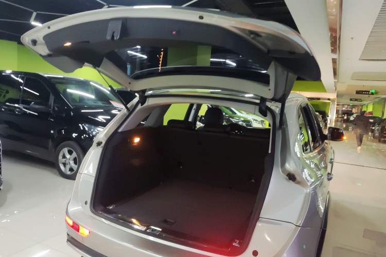 Used Audi Q5 2017 Plus 40 TFSI Technology Model
