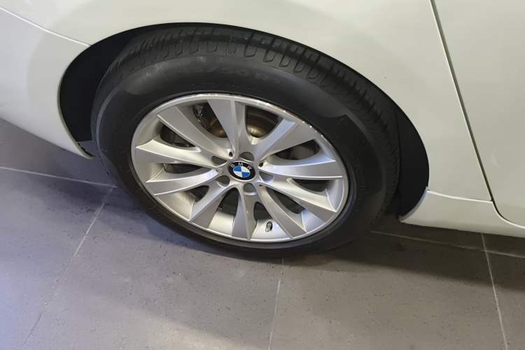 Used BMW 5 Series GT 2014 528i Leading Model