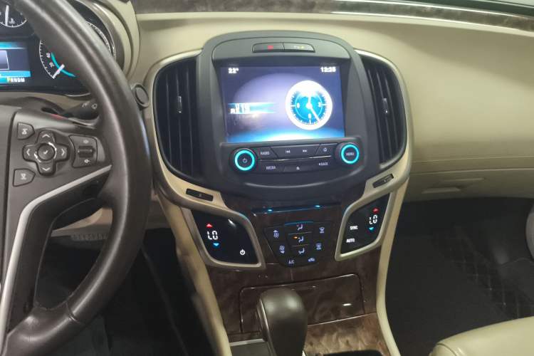 Used Buick LaCrosse 2013 2.4L SIDI Leading Comfort Version
