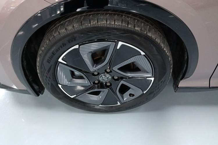 Used Toyota bZ3 2023 616 km Long-Range Premium
