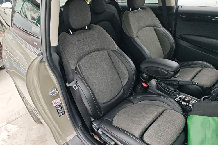 Used  MINI 2019 1.5T COOPER Classic Edition
