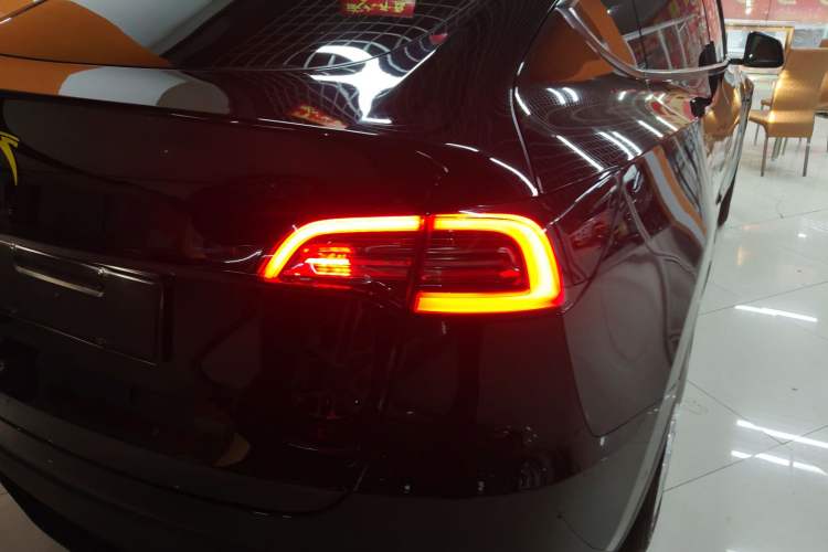 Used Tesla Model Y 2021 Standard Range Rear-Wheel Drive Version
