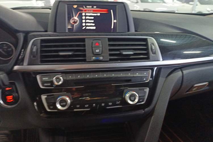 Used BMW 3 Series 2017 318Li Fashion Model
