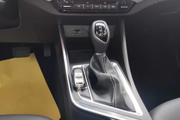 Used Geely Auto Vision X3 2019 Upgraded Model 1.5L CVT Elite Version
