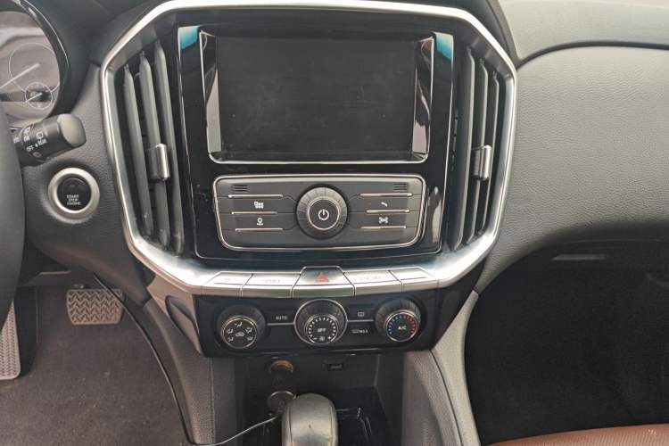 Used JMC Yusheng S350 2016 2.0T Automatic Two-Wheel Drive Gasoline Ultra-Luxury 5-Seater
