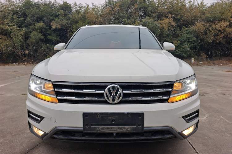 Used Volkswagen Tiguan L 2020 330TSI Automatic Two-Wheel Drive Smart Luxury Edition China VI Standard
