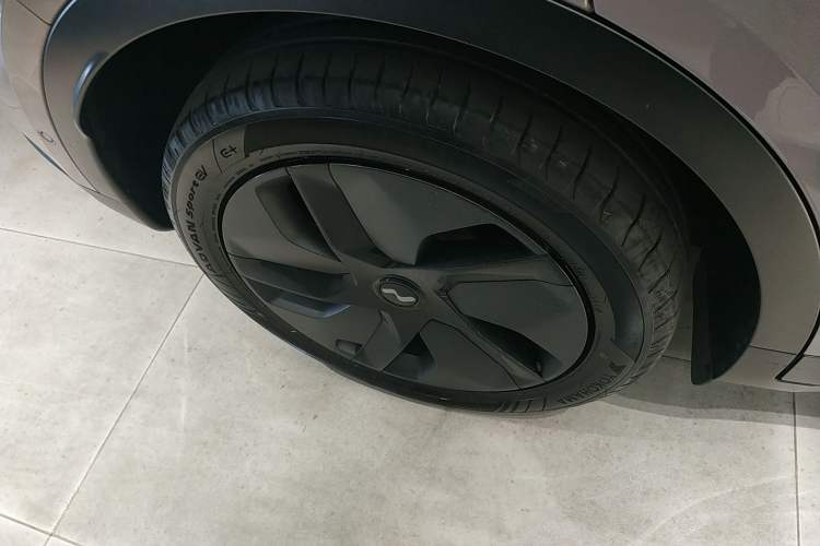 Used ONVO L60 2024 60 kWh Rear-Drive Version