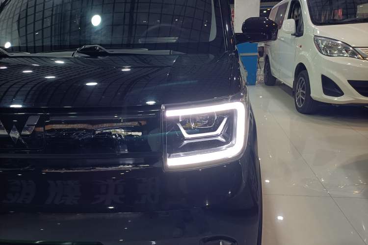 Used Wuling Hongguang MINIEV 2022 GAMEBOY 300km Enthusiast Model with Lithium Iron Phosphate