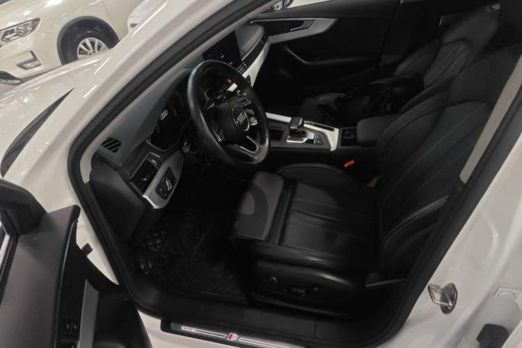 Used Audi A4L 2022 40 TFSI Fashion Dynamic Model
